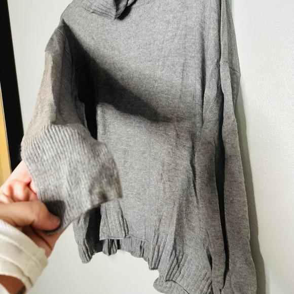 Abound Grey Long Sleeves Turtle Neck Soft Ribbed Sweater Size XL - Picture 3 of 8